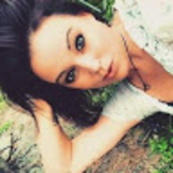 Meet your Posher, Mirissa - Picture 1 of 1